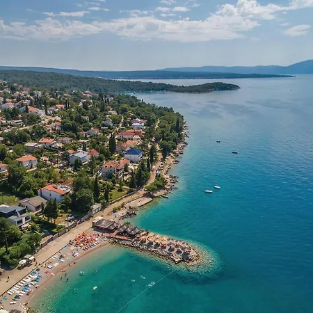 Apartament In With Wifi Njivice