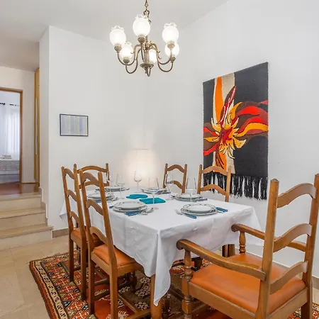 Апартаменты Lovely In With House Sea View *